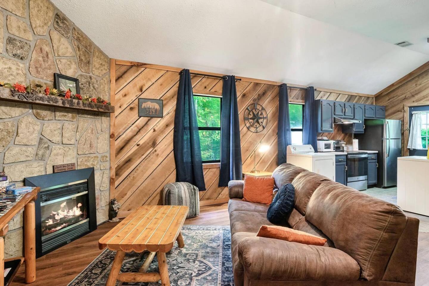 Romantic Mtn Cabin Hot Tub & Jacuzzi Views Sevierville Exteriér fotografie